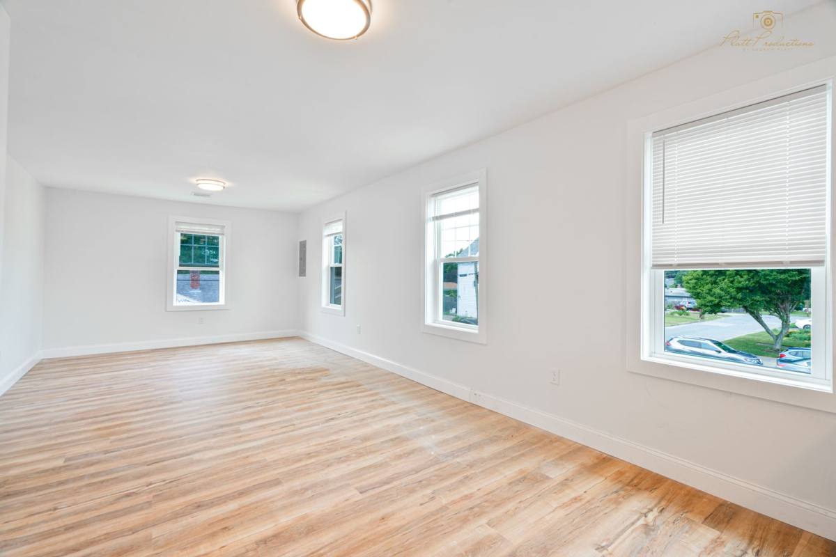 Townhouse for rent at 9 Colwell St, Cranston, RI 02920