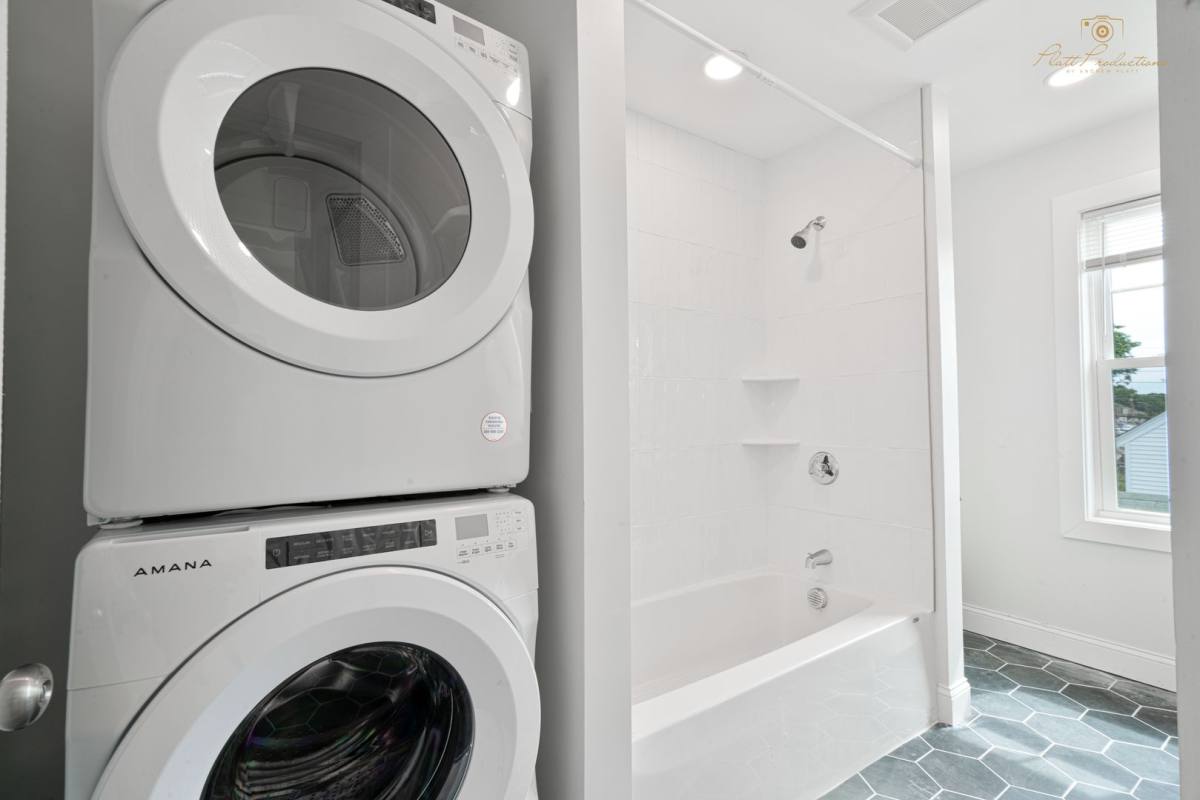 Townhouse for rent at 9 Colwell St, Cranston, RI 02920