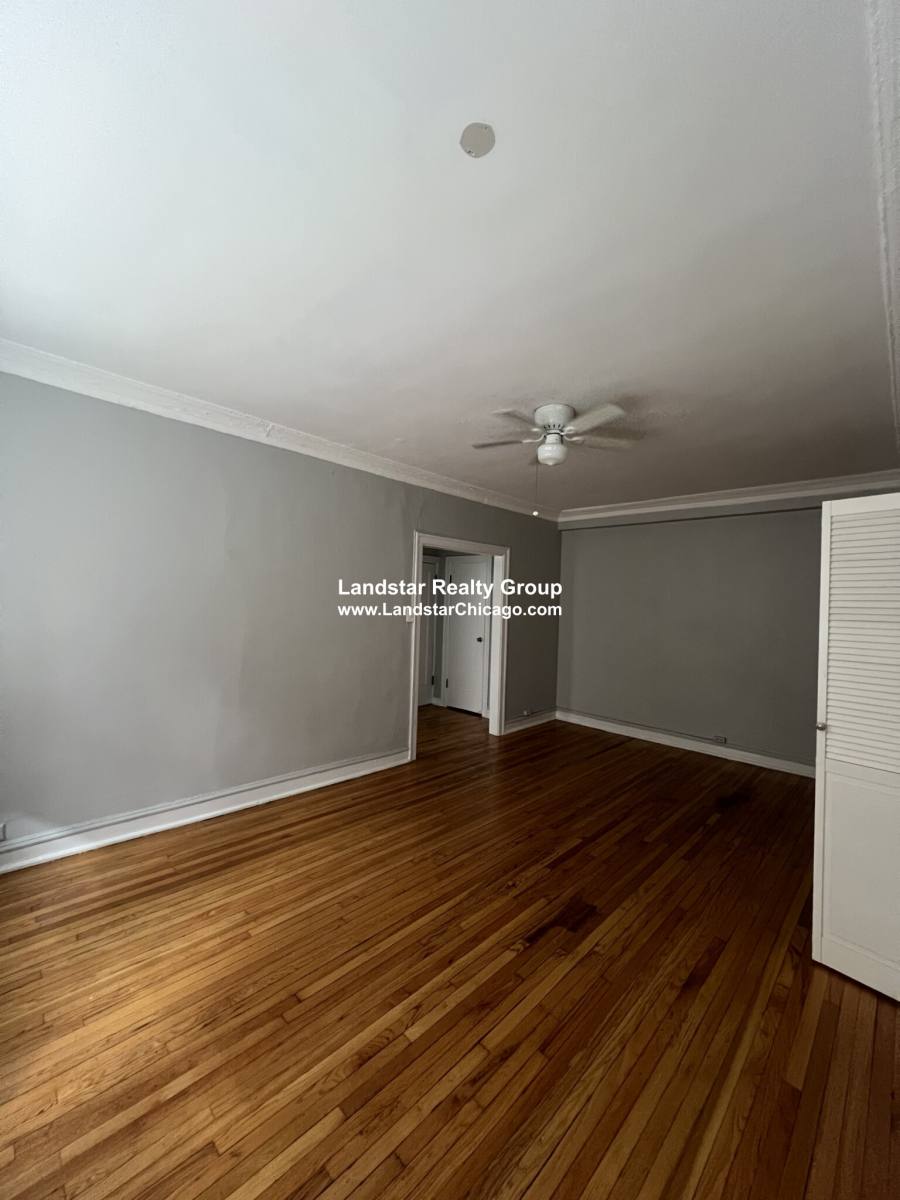 Apartment for rent at 1363 W Estes Ave #1T, Chicago, IL 60626