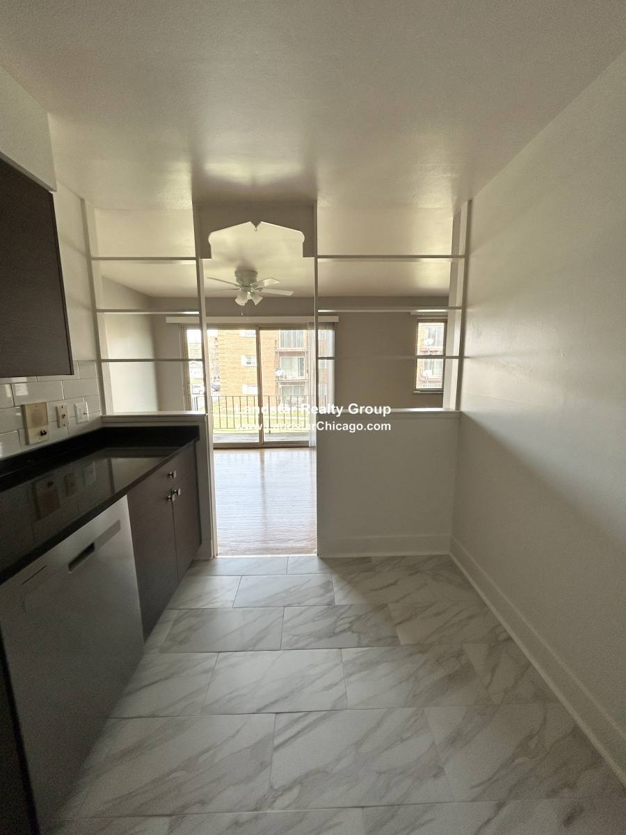 Apartment for rent at 1026 S River Rd #2B, Des Plaines, IL 60016