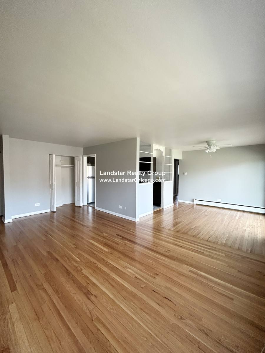 Apartment for rent at 1026 S River Rd #2B, Des Plaines, IL 60016