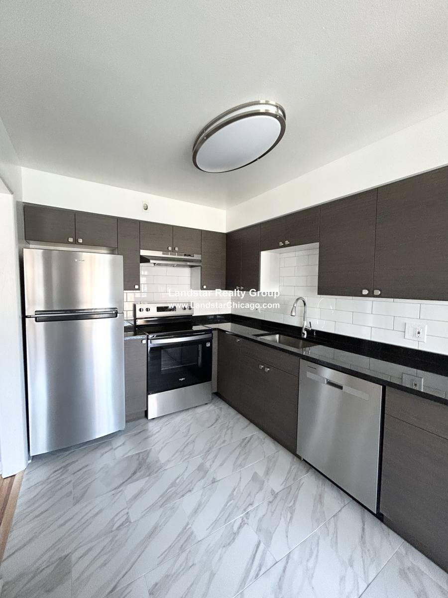 Apartment for rent at 1026 S River Rd #2B, Des Plaines, IL 60016