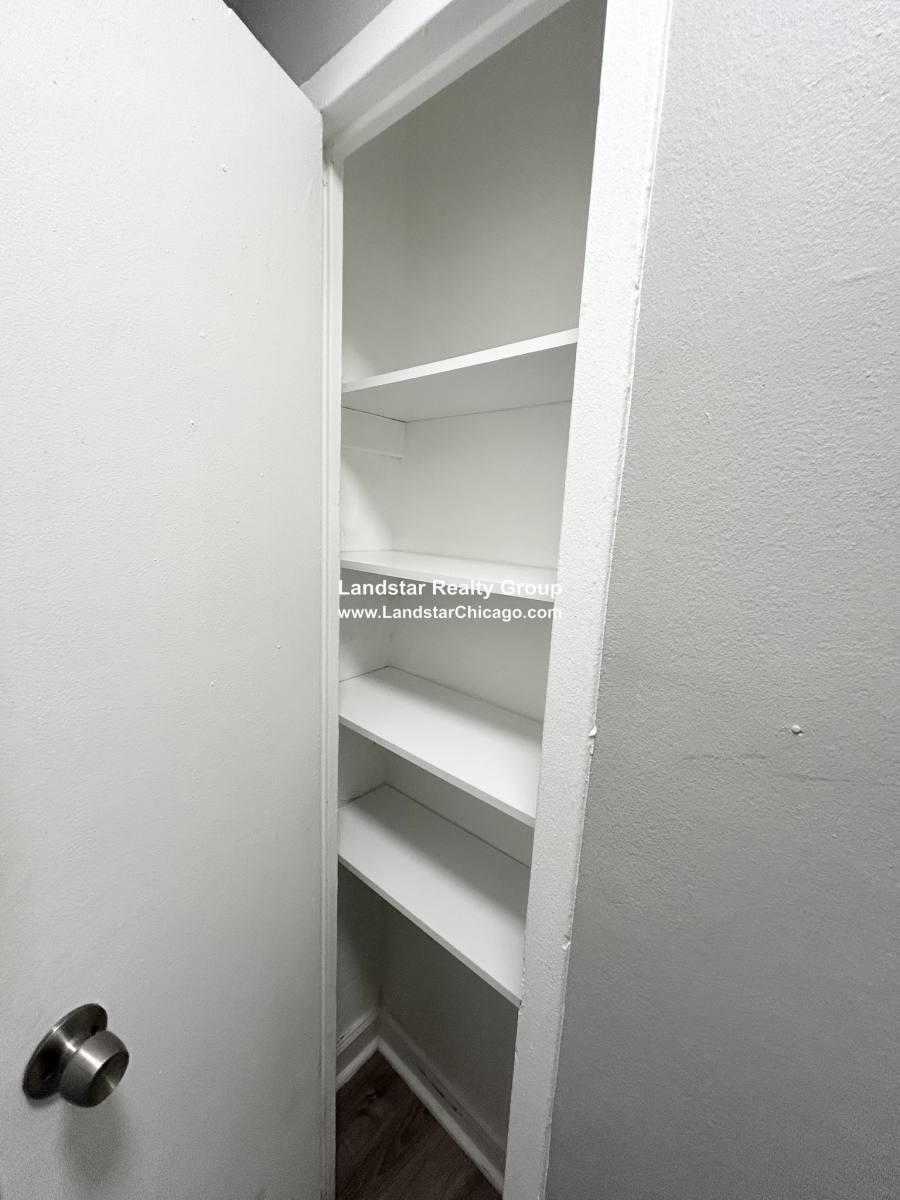 Apartment for rent at 7333 N Ridge #101, Chicago, IL 60626