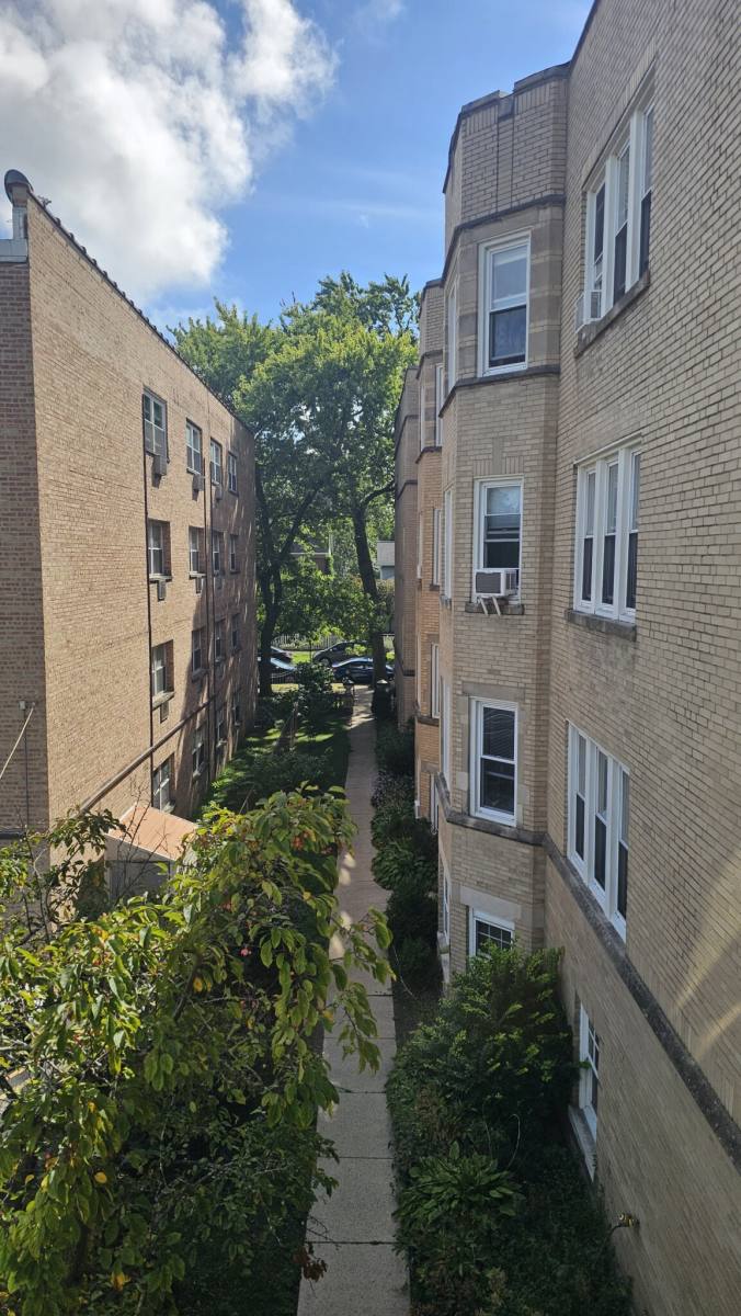 Apartment for rent at 1934 W Estes #1E, Chicago, IL 60626