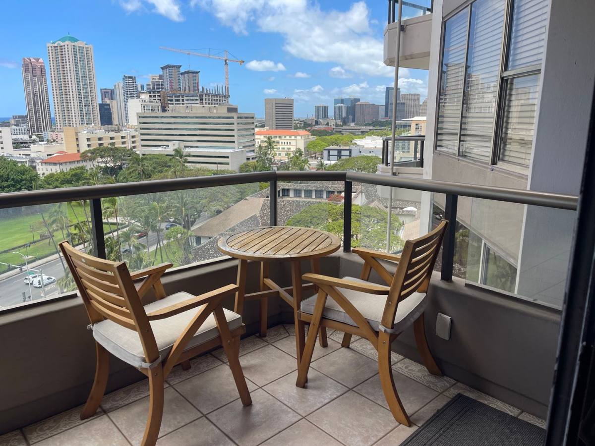 Apartment for rent at 1221 Victoria St, Honolulu, HI 96814