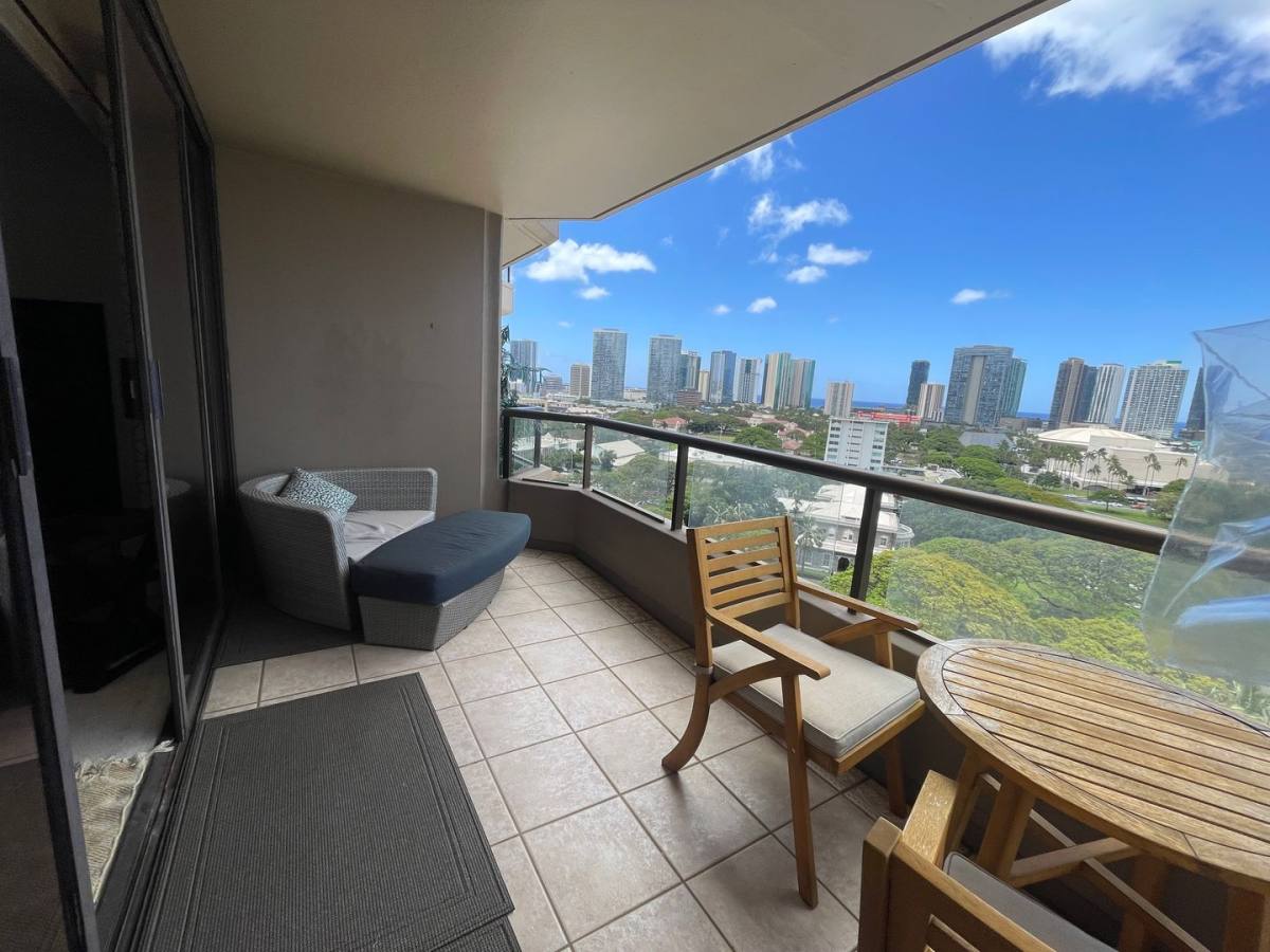 Apartment for rent at 1221 Victoria St, Honolulu, HI 96814