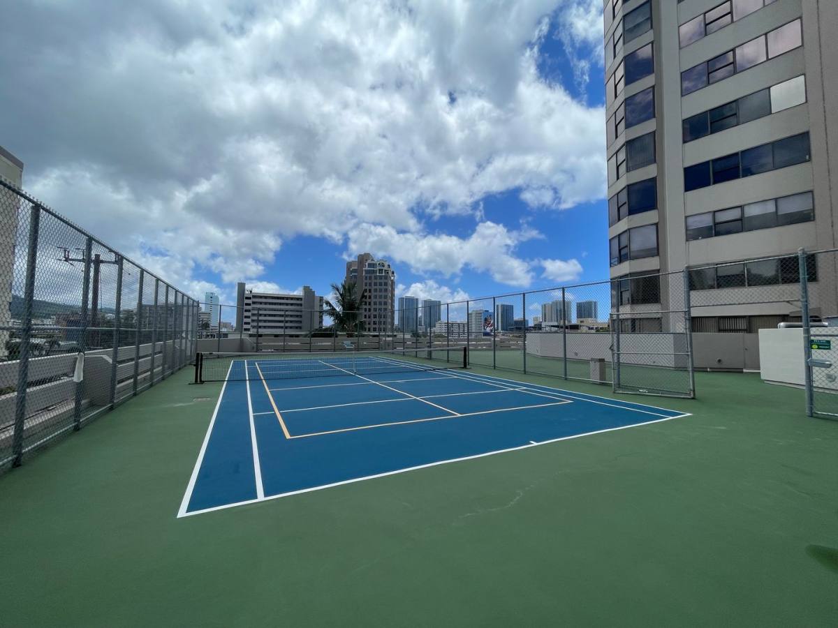 Apartment for rent at 1221 Victoria St, Honolulu, HI 96814