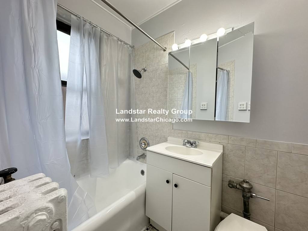 Apartment for rent at 434 W Wellington #506, Chicago, IL 60657