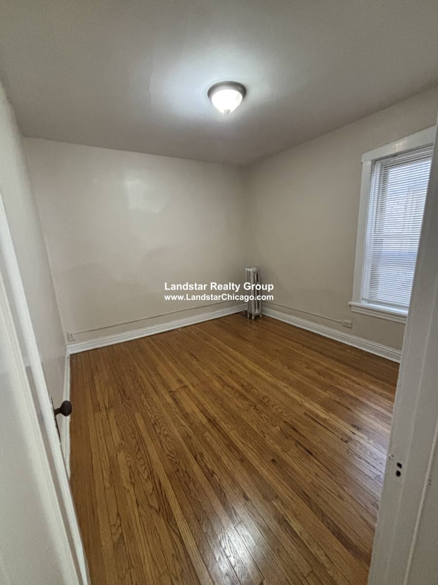 Apartment for rent at 550 Elmwood #1, Chicago, IL 60620