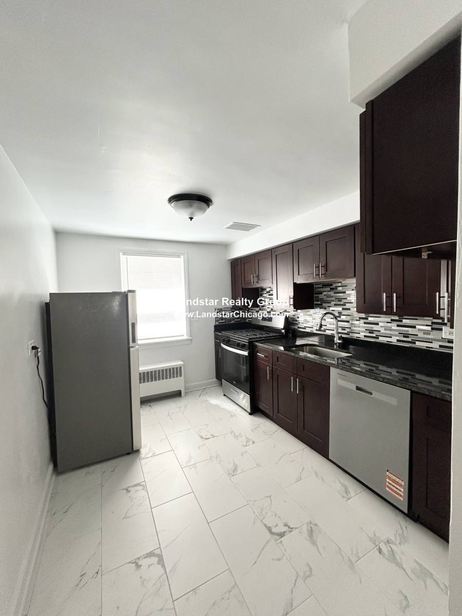 Apartment for rent at 6707 N California #GW, Chicago, IL 60645