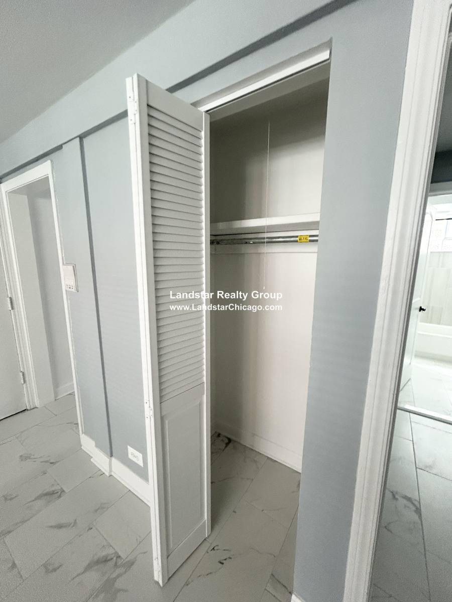 Apartment for rent at 6707 N California #GW, Chicago, IL 60645