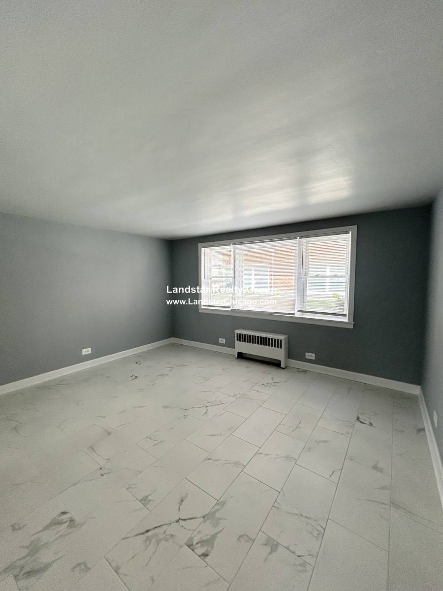 Apartment for rent at 6707 N California #GW, Chicago, IL 60645