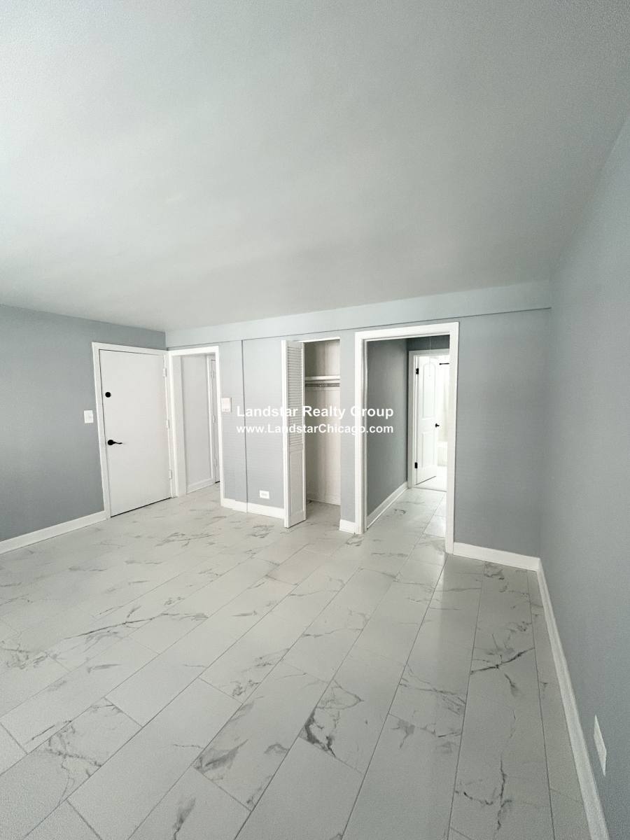 Apartment for rent at 6707 N California #GW, Chicago, IL 60645