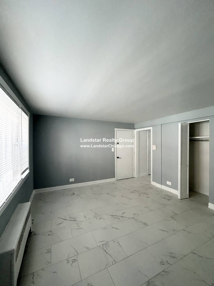 Apartment for rent at 6707 N California #GW, Chicago, IL 60645