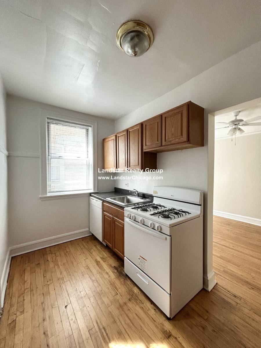 Apartment for rent at 1806 Farwell #3B, Chicago, IL 60626