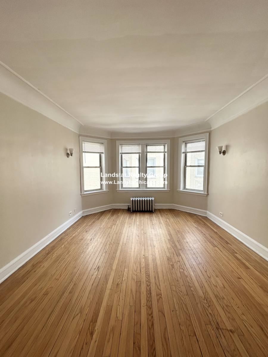 Apartment for rent at 1806 Farwell #3B, Chicago, IL 60626