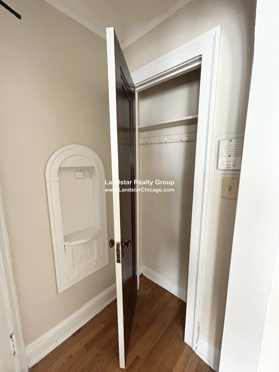 Apartment for rent at 1806 Farwell #3B, Chicago, IL 60626