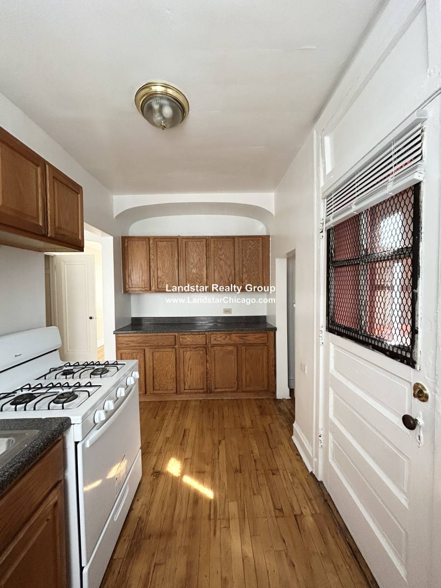 Apartment for rent at 1806 Farwell #3B, Chicago, IL 60626