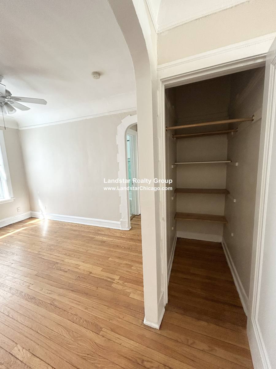 Apartment for rent at 1806 Farwell #3B, Chicago, IL 60626