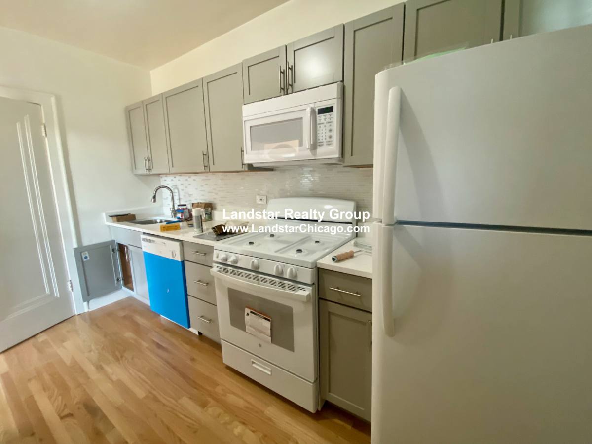 Apartment for rent at 1503 W Chase Ave #2, Chicago, IL 60626