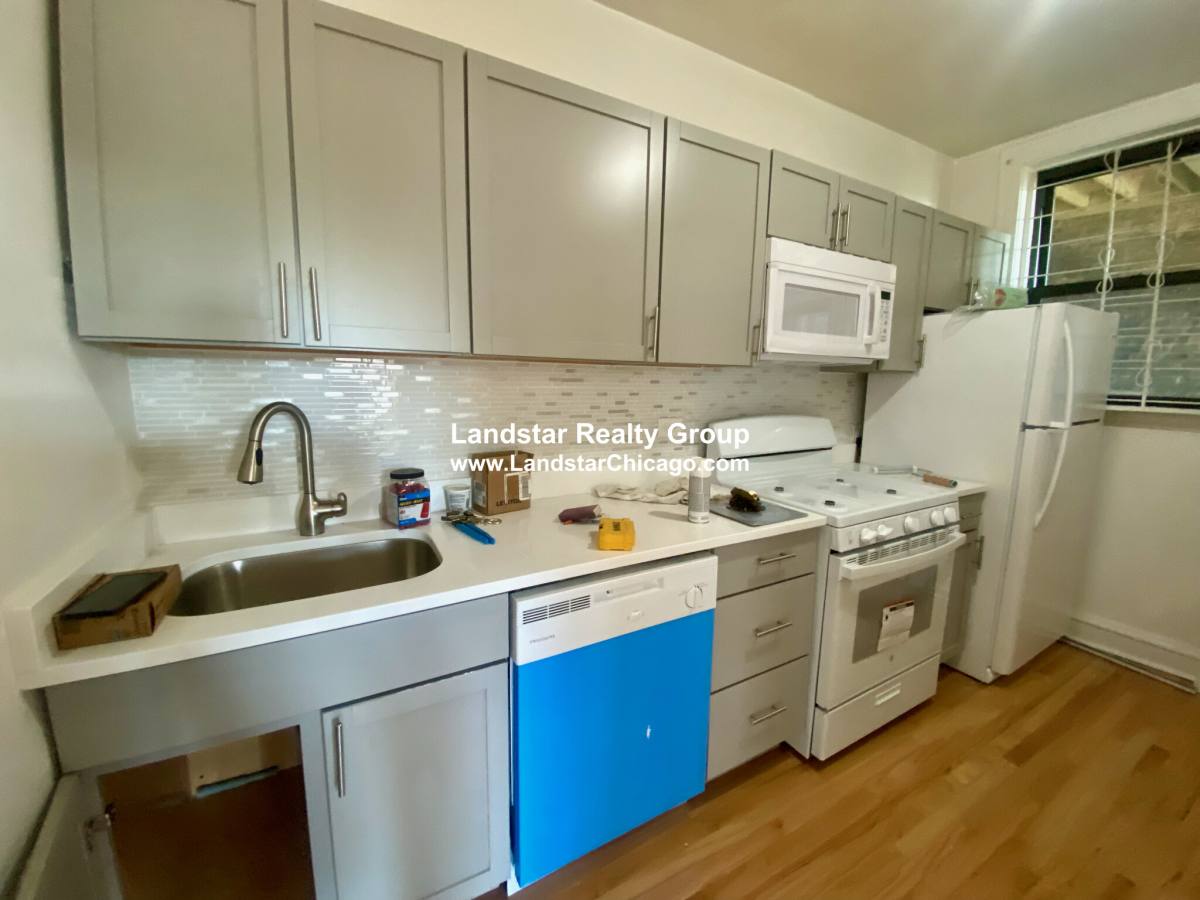 Apartment for rent at 1503 W Chase Ave #2, Chicago, IL 60626