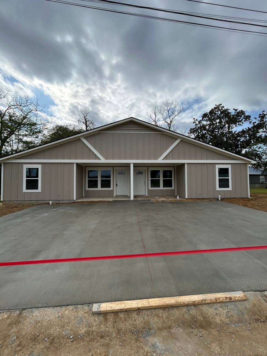House for rent at 223 4th St NW, Moultrie, GA 31768
