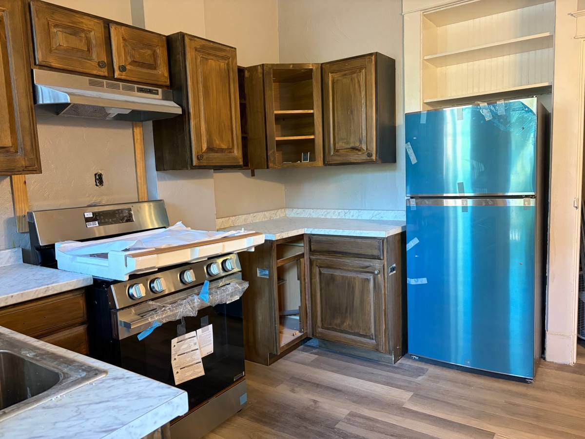 Apartment for rent at 907 Chartiers Ave #2, McKees Rocks, PA 15136
