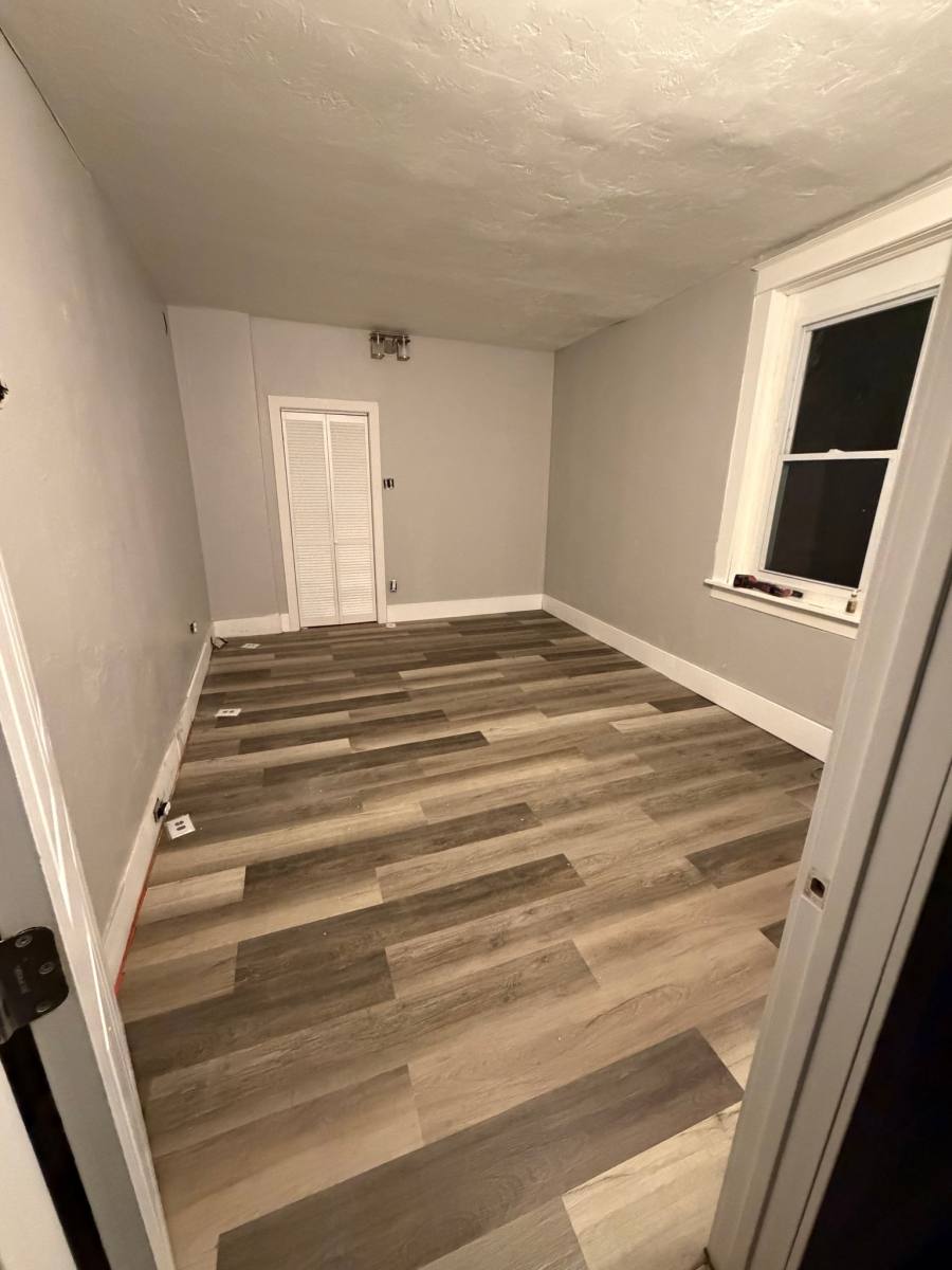 Apartment for rent at 907 Chartiers Ave #2, McKees Rocks, PA 15136