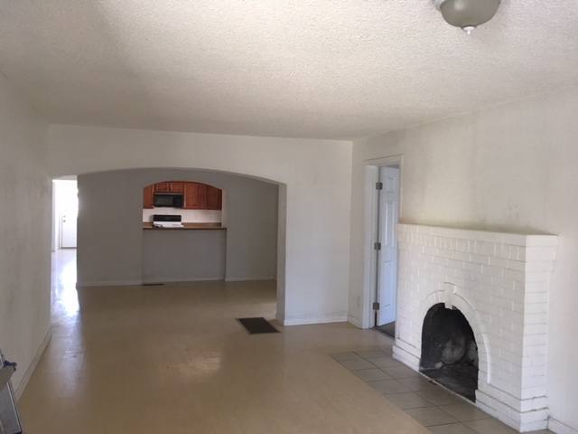 Apartment for rent at 1118 N Yosemite, Fresno, CA 93728