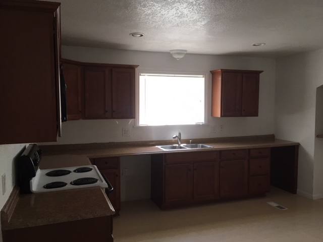 Apartment for rent at 1118 N Yosemite, Fresno, CA 93728