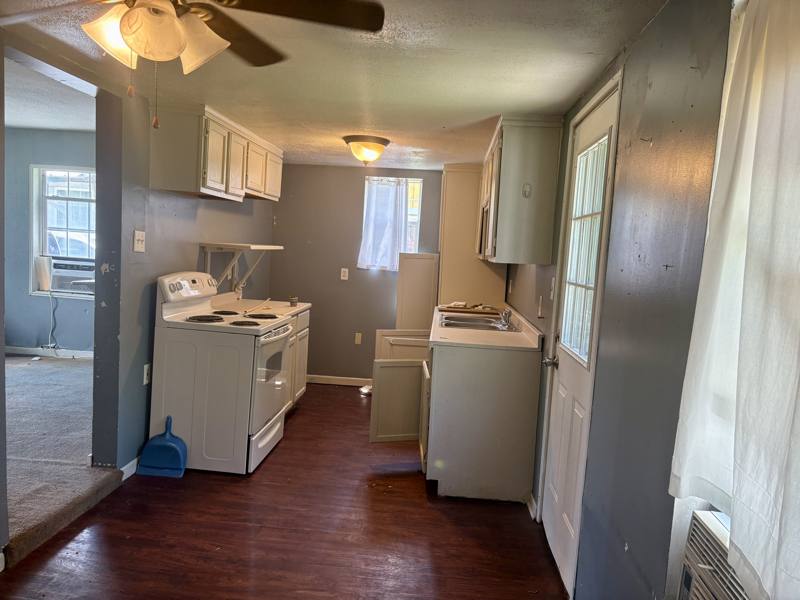 1700 Ave H, Bay City, TX 77414 - House for Rent - Image 8