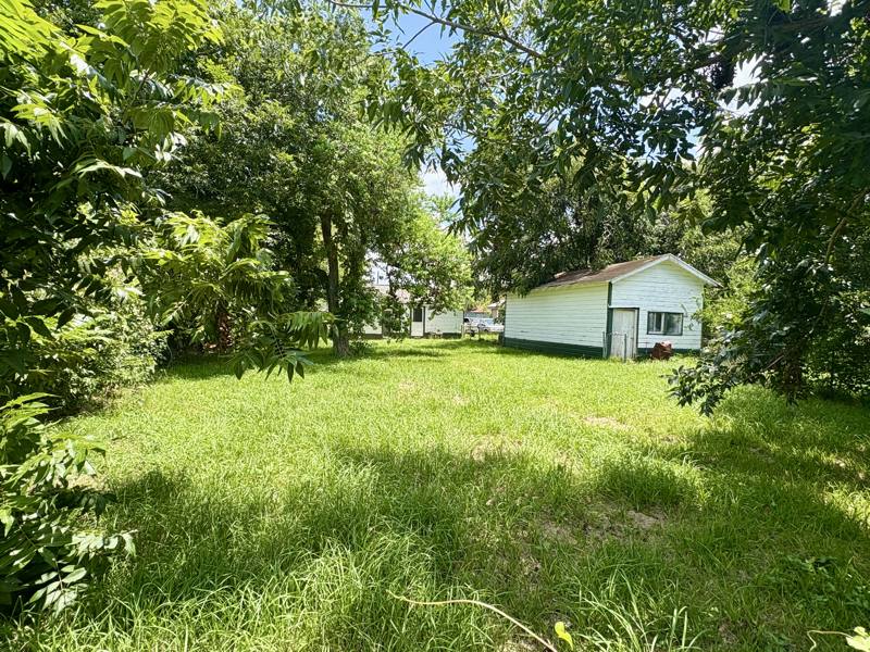 1700 Ave H, Bay City, TX 77414 - House for Rent - Image 10