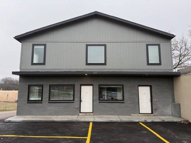 Townhouse for rent at 300 N Independence #B, Harrisonville, MO 64701