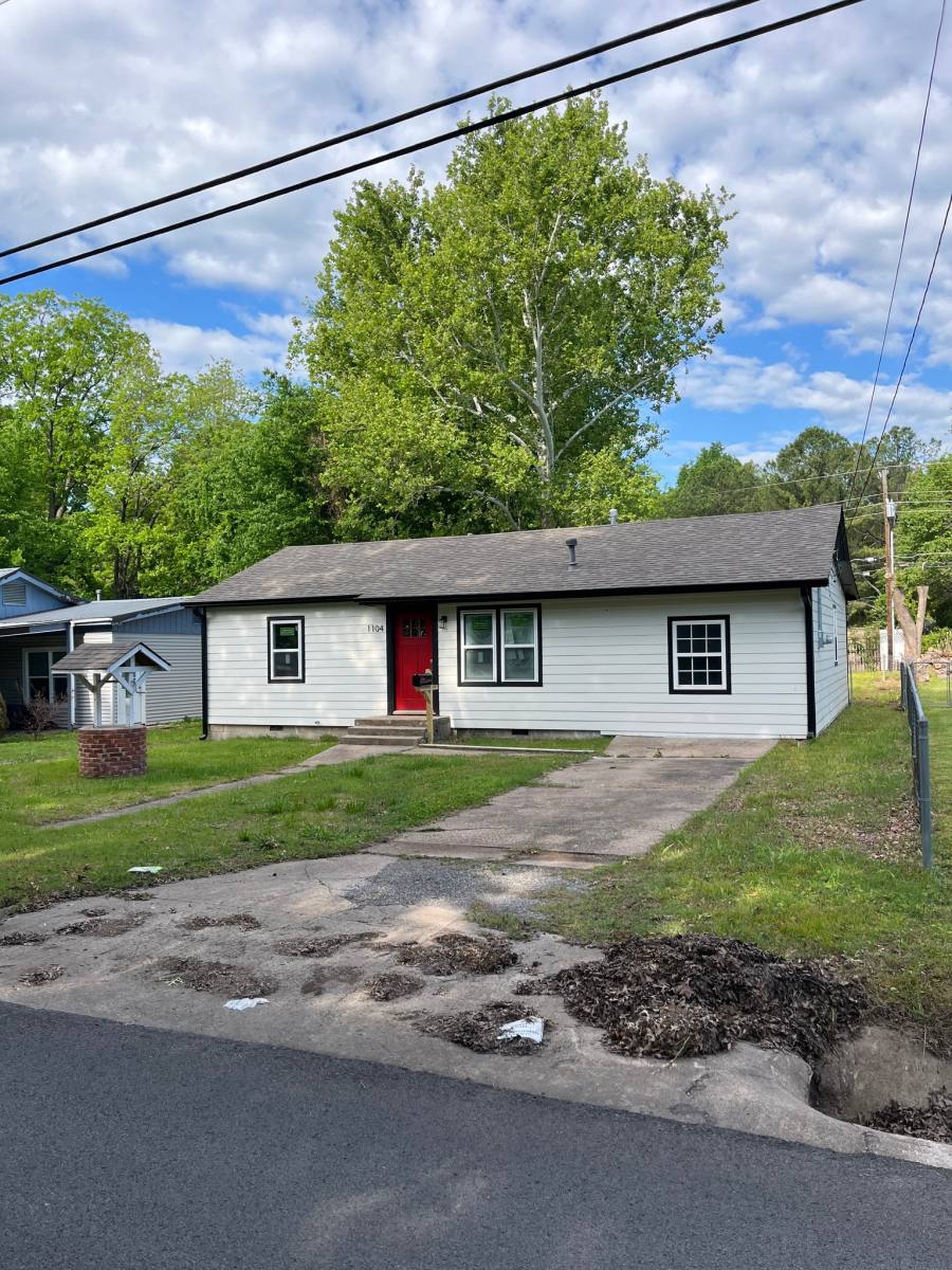 House for rent at 1104 S State Ave, Tahlequah, OK 74464