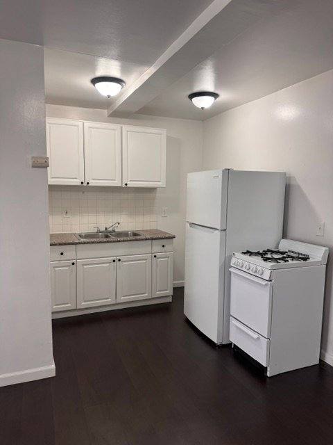Apartment for rent at 3711 S Western Ave #9, Los Angeles, CA 90018