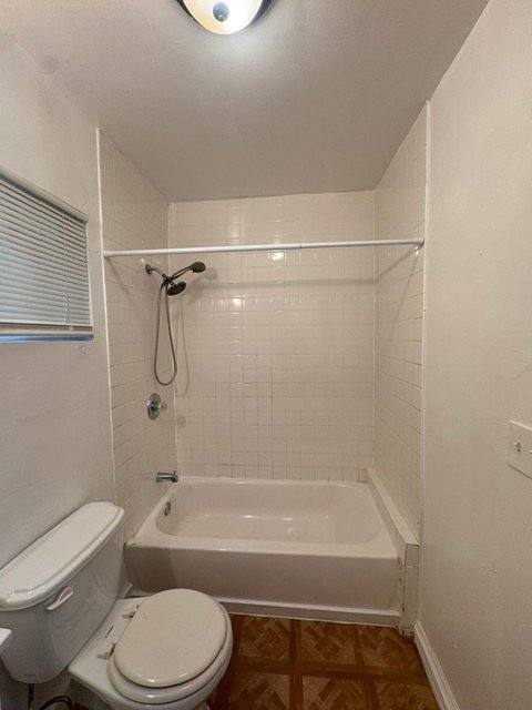 Apartment for rent at 3711 S Western Ave #9, Los Angeles, CA 90018