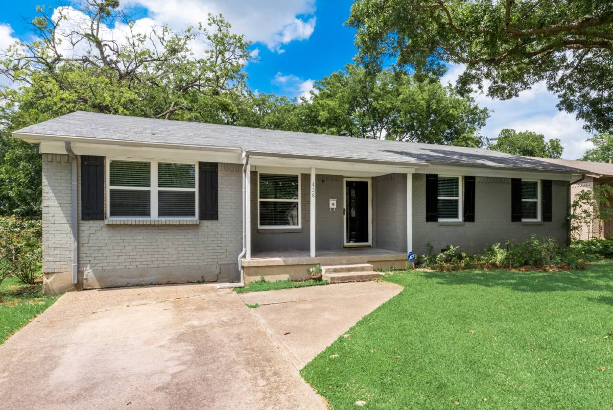 House for rent at 438 Daniel St, Richardson, TX 75080