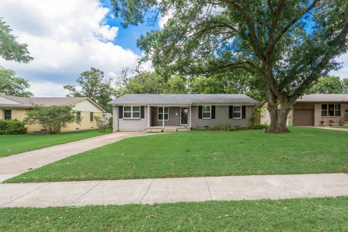 House for rent at 438 Daniel St, Richardson, TX 75080