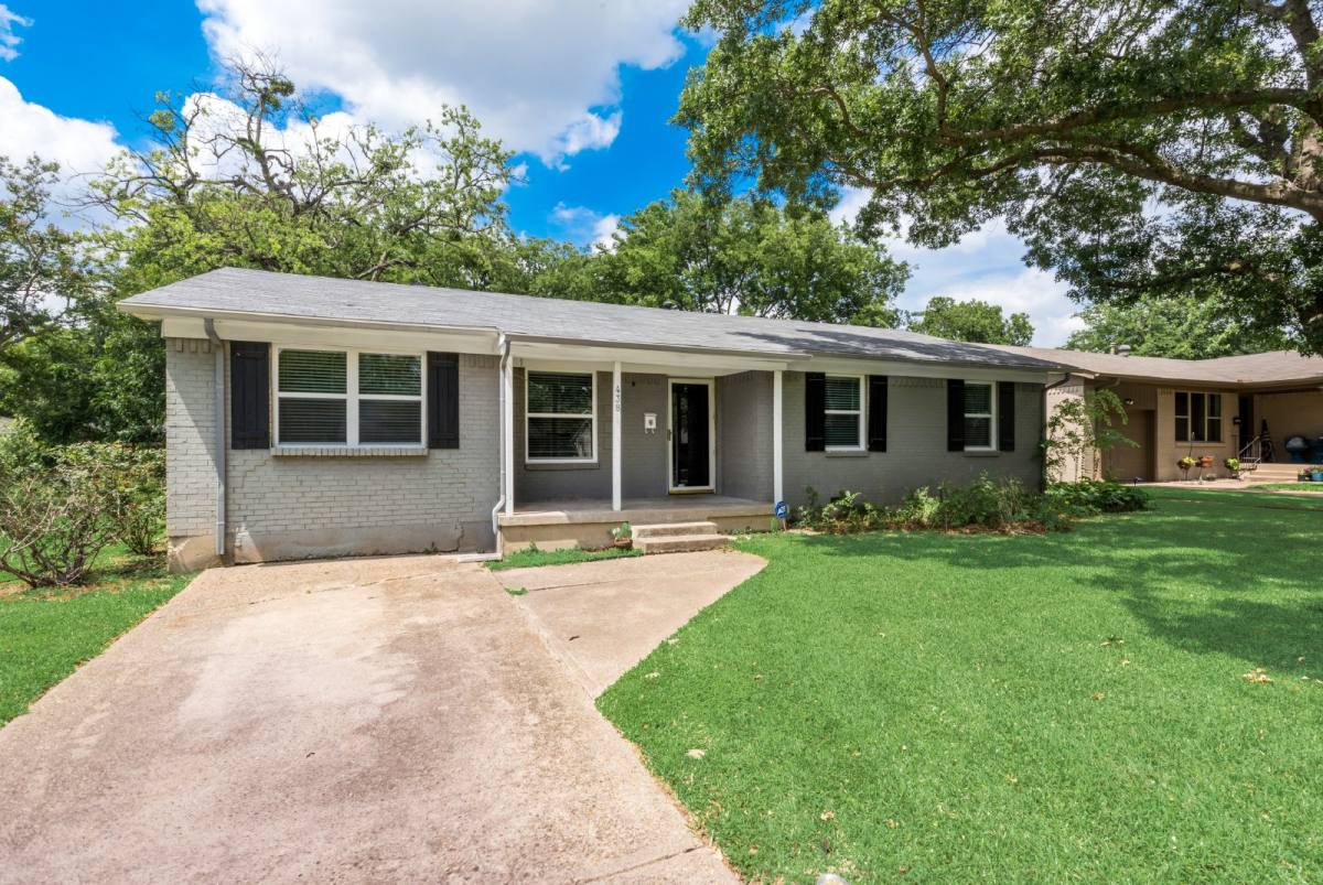House for rent at 438 Daniel St, Richardson, TX 75080