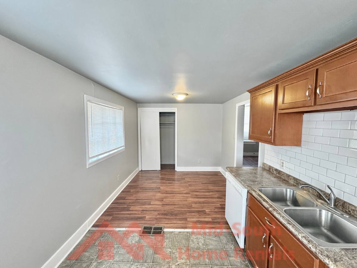 Apartment for rent at 1515 Madison Ave #4, Memphis, TN 38104