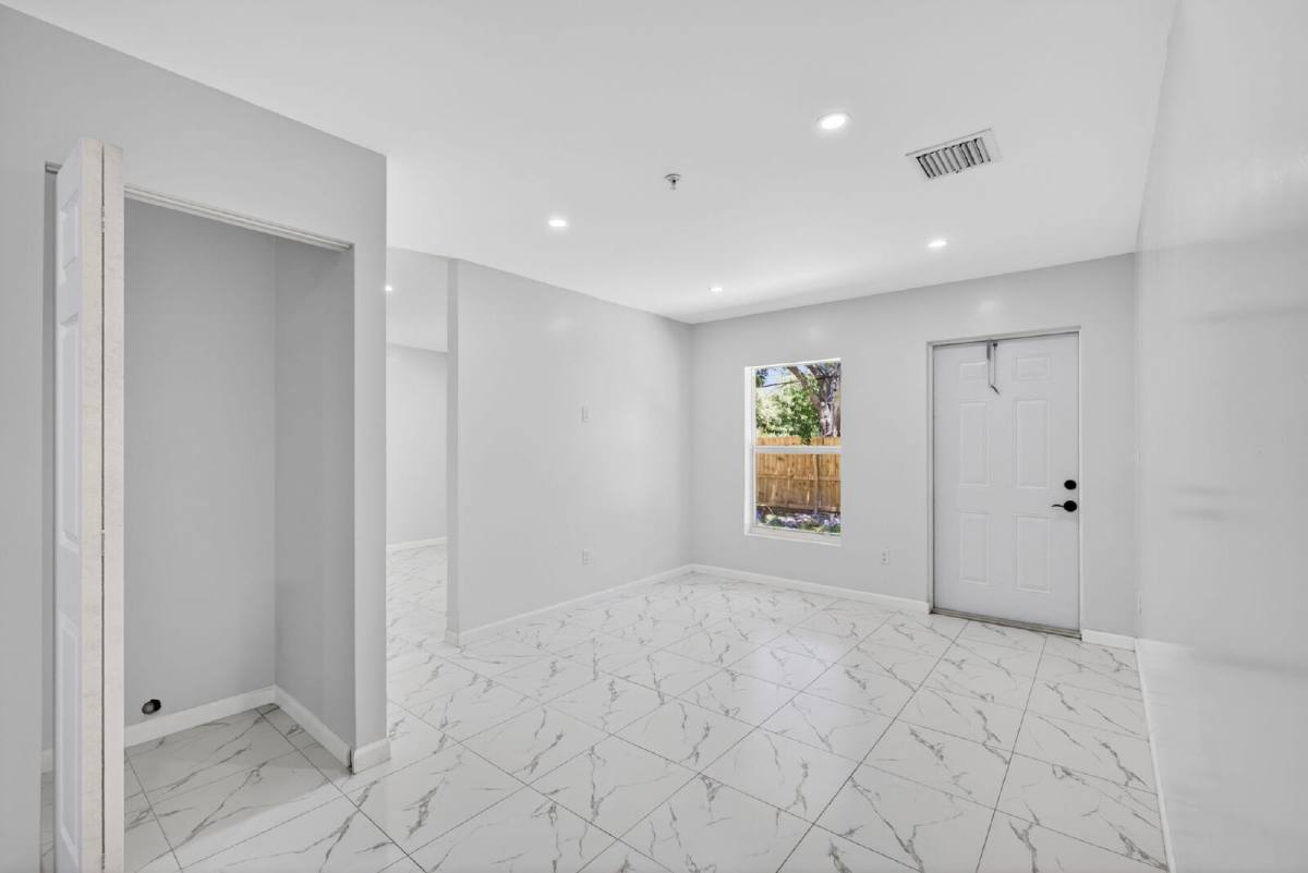 Apartment for rent at 3255 Ave J #1, West Palm Beach, FL 33404
