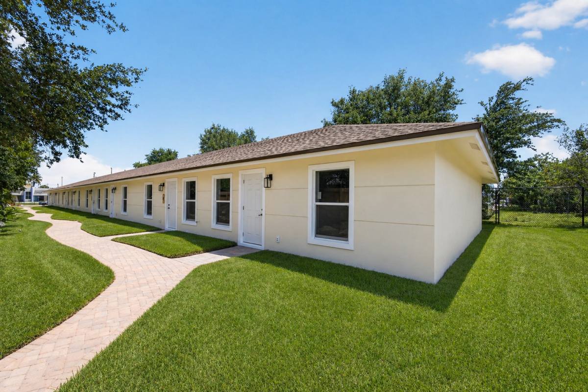 Apartment for rent at 3255 Ave J #2, West Palm Beach, FL 33404