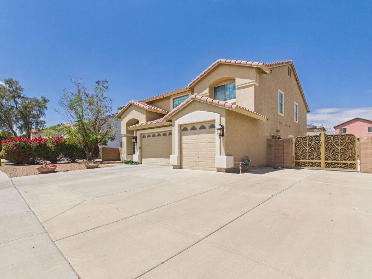 House for rent at 7446 W Tumblewood Dr, Peoria, AZ 85382