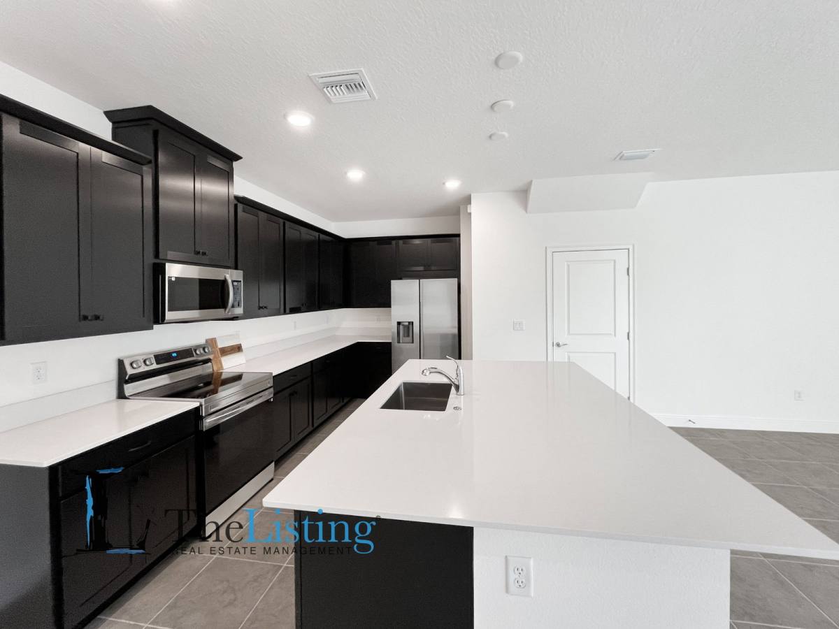 Townhouse for rent at 3875 Knotty Pine St, Saint Cloud, FL 34772