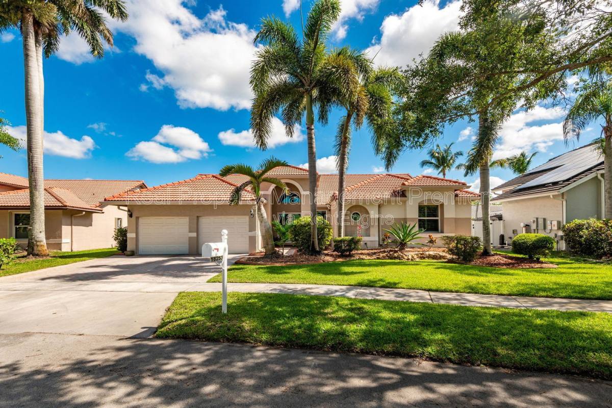 18253 NW 15th St, Hollywood, FL 33029