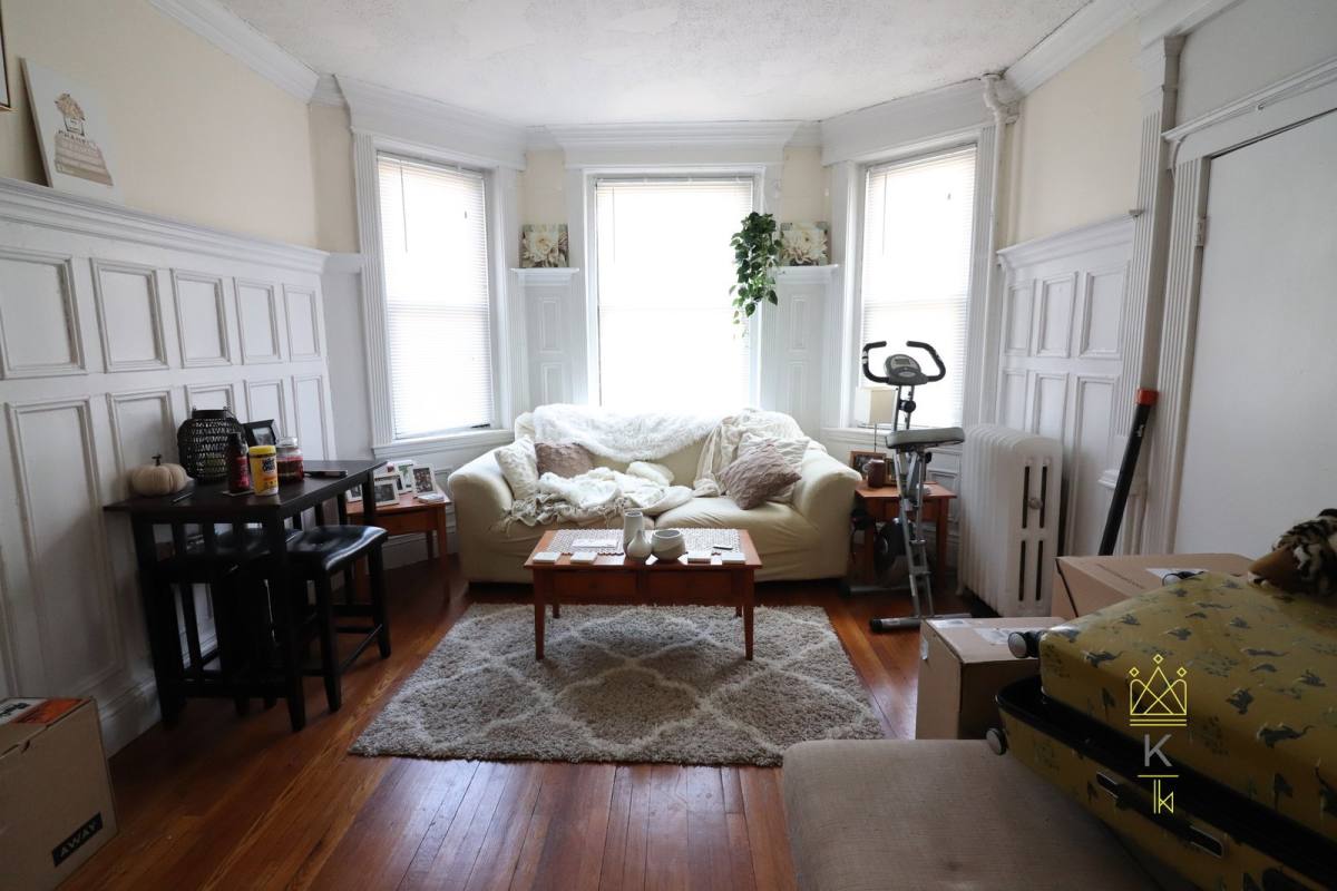 Apartment for rent at 1965 Commonwealth Ave #5, Brighton, MA 02135