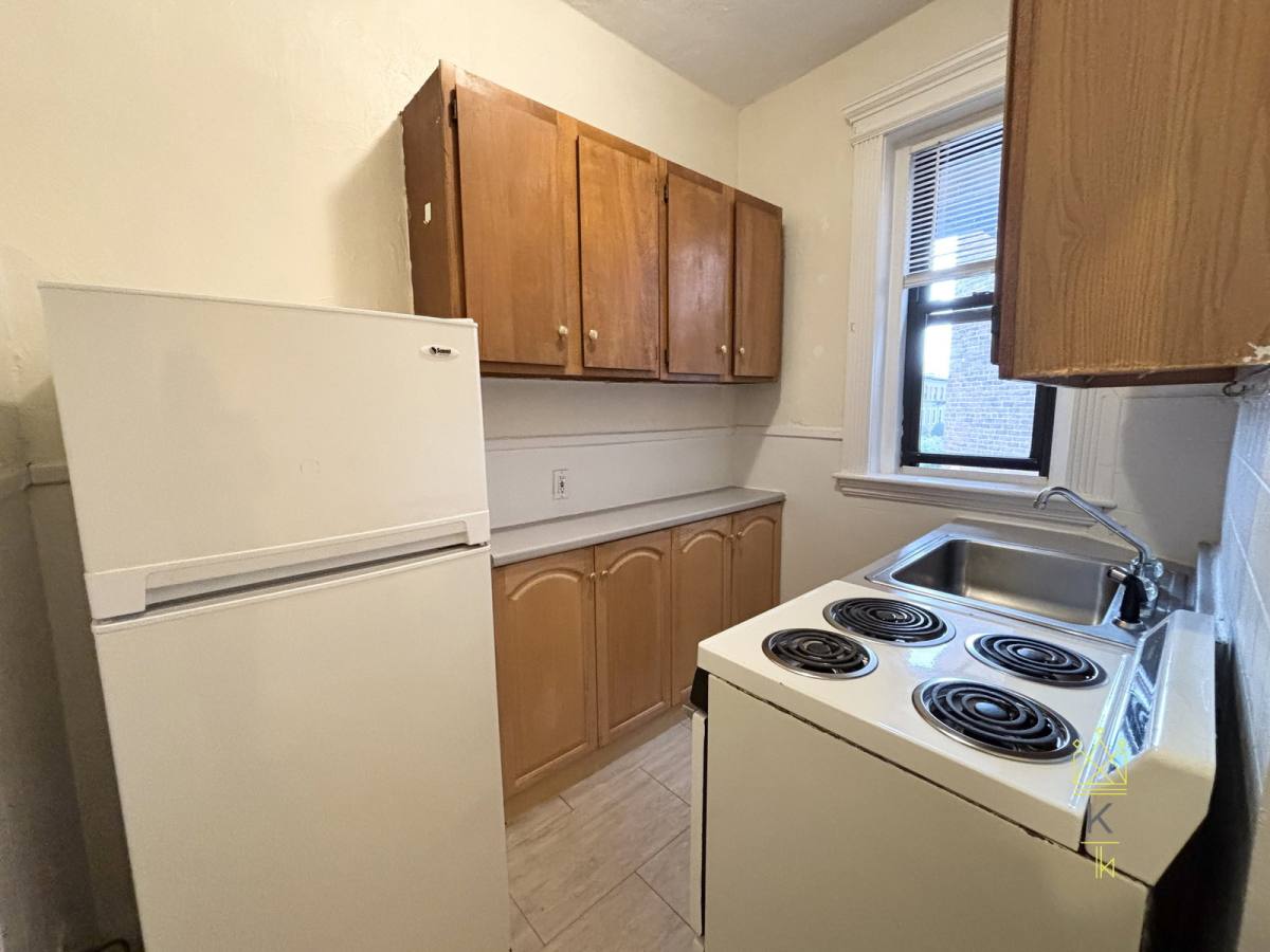 Apartment for rent at 1965 Commonwealth Ave #5, Brighton, MA 02135