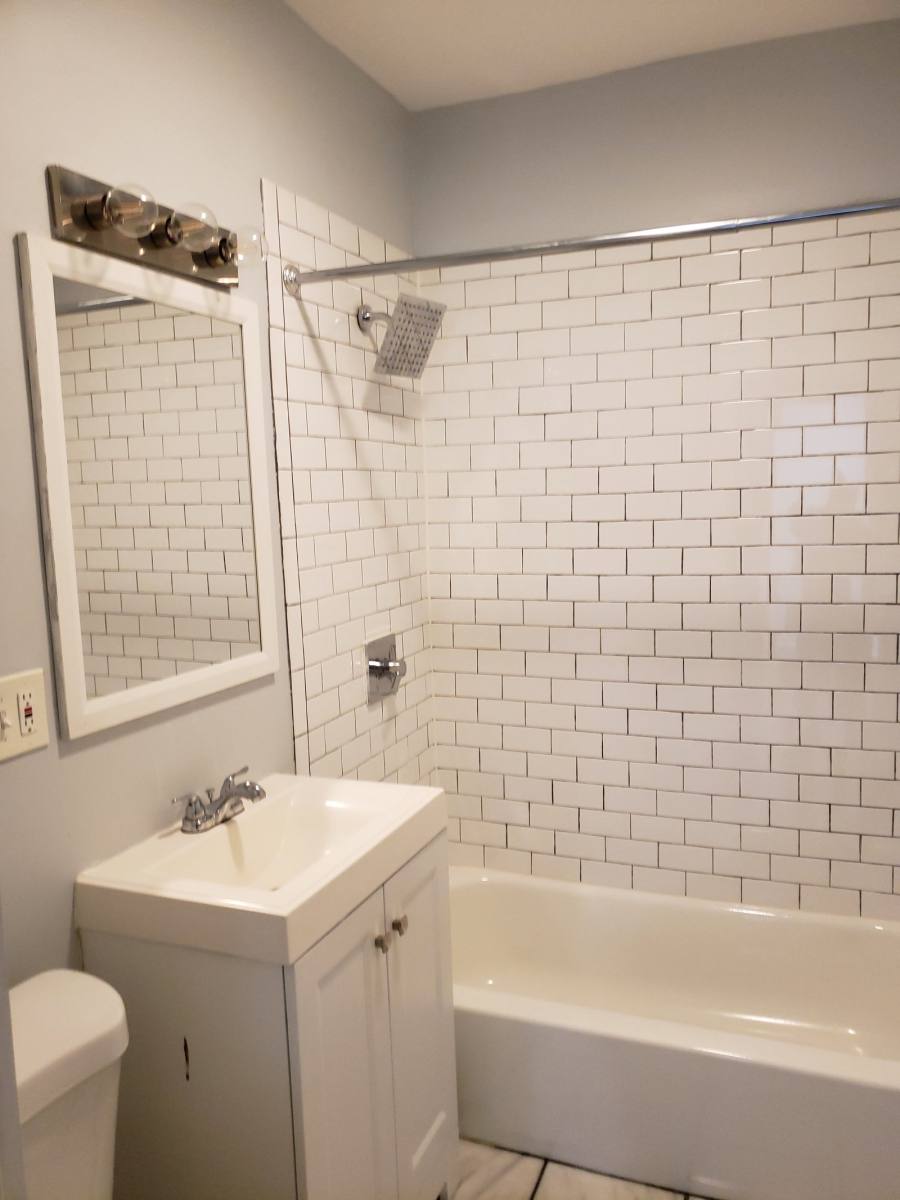 Apartment for rent at 3318 N Leclaire Ave #2S, Chicago, IL 60641