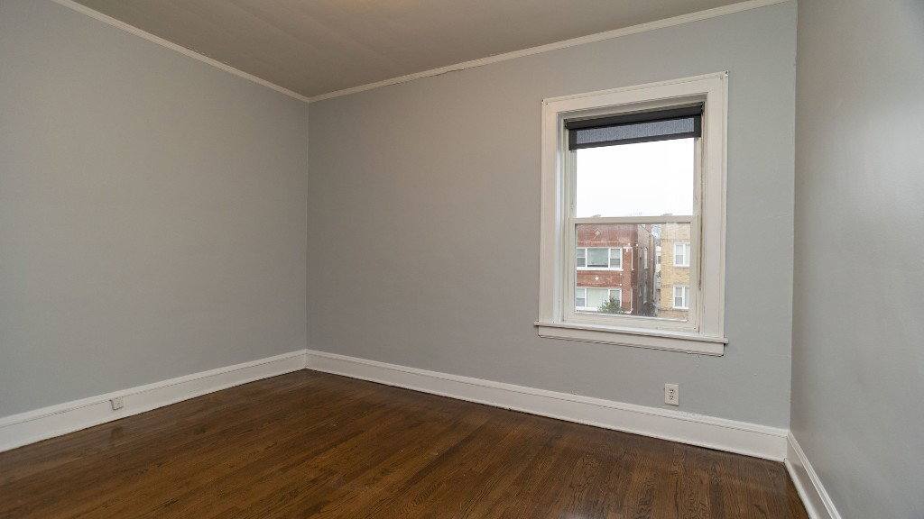 Apartment for rent at 3318 N Leclaire Ave #2S, Chicago, IL 60641