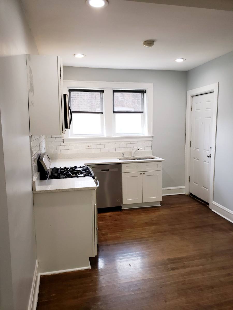 Apartment for rent at 3318 N Leclaire Ave #2S, Chicago, IL 60641